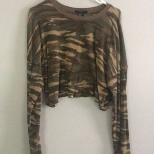 camo long sleeve crop top
